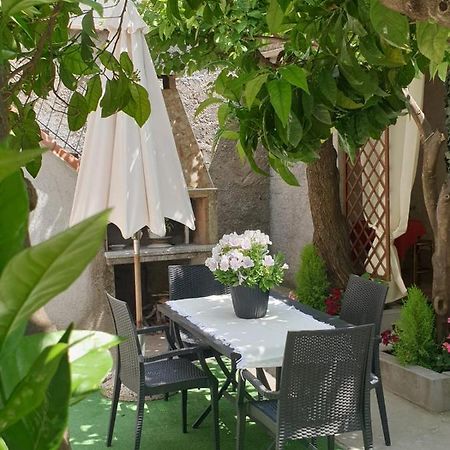 Casa Vacanze Con Giardino E Area Barbecue Martis Екстер'єр фото